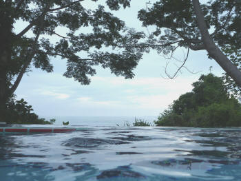 Makanda by the see: zwembad met uitzicht